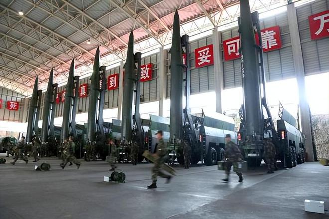 令：若中国武力收台将摧毁中方火箭军人生就是搏大话剑指中国！美军印太司(图13)