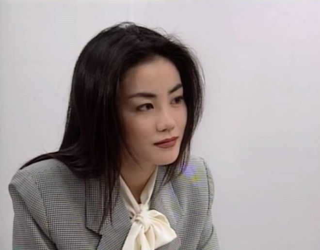 已离世一个人过年显落寞谢霆锋晒照陪儿子散步尊龙凯时·中国网站王菲已是孤儿父母哥哥都(图2)