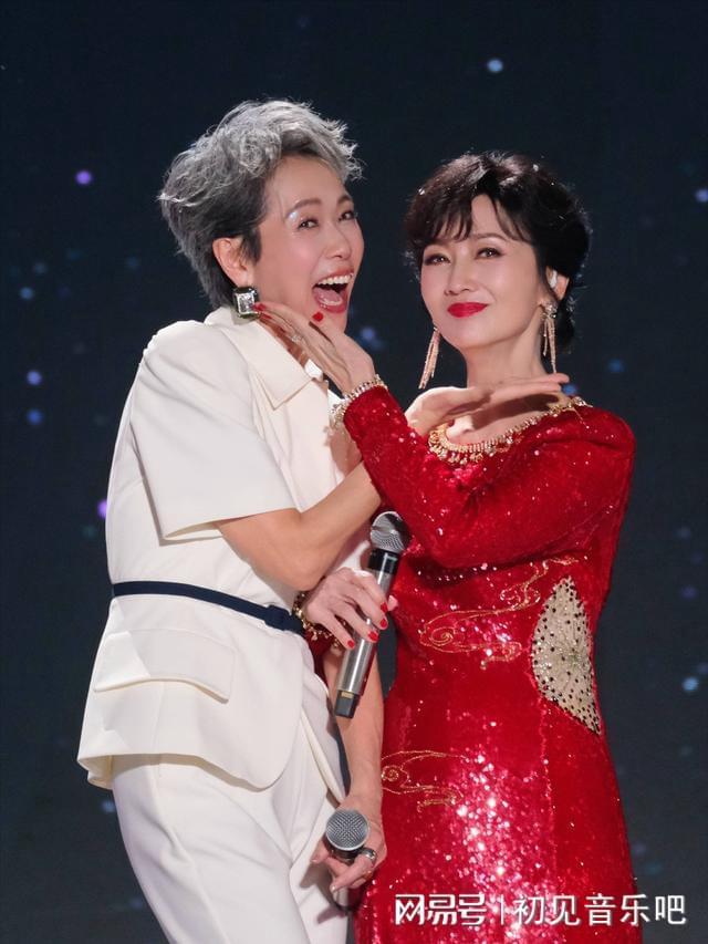 娘子许仙30年后撒糖竟藏惊天秘密尊龙凯时·中国网站神仙售后！白(图6)